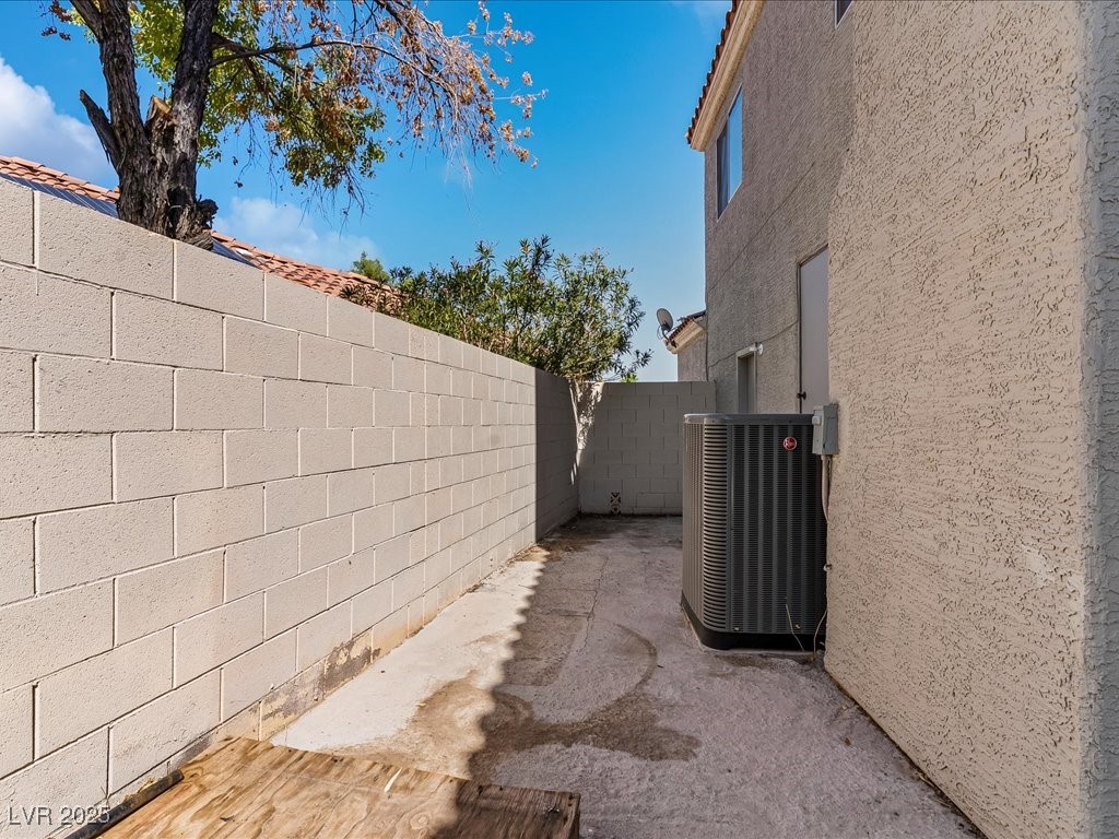 9772 Horse Back Circle Property Photo 35