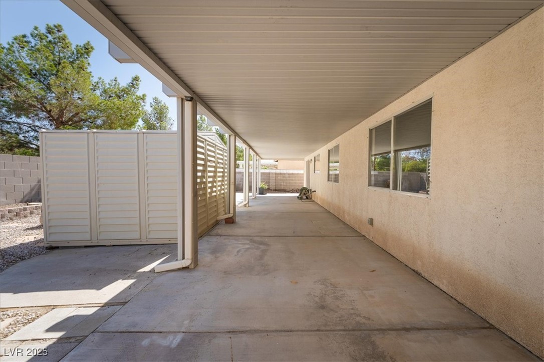 1414 Reebok Terrace Property Photo 20