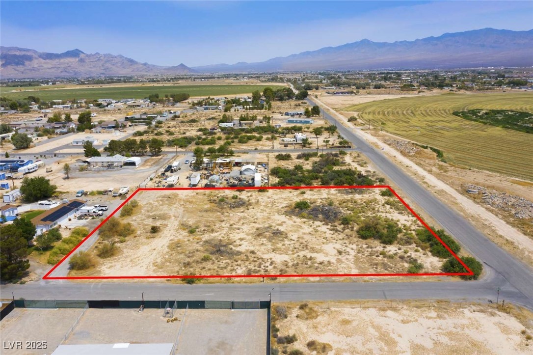550 West Black Street Property Photo 4