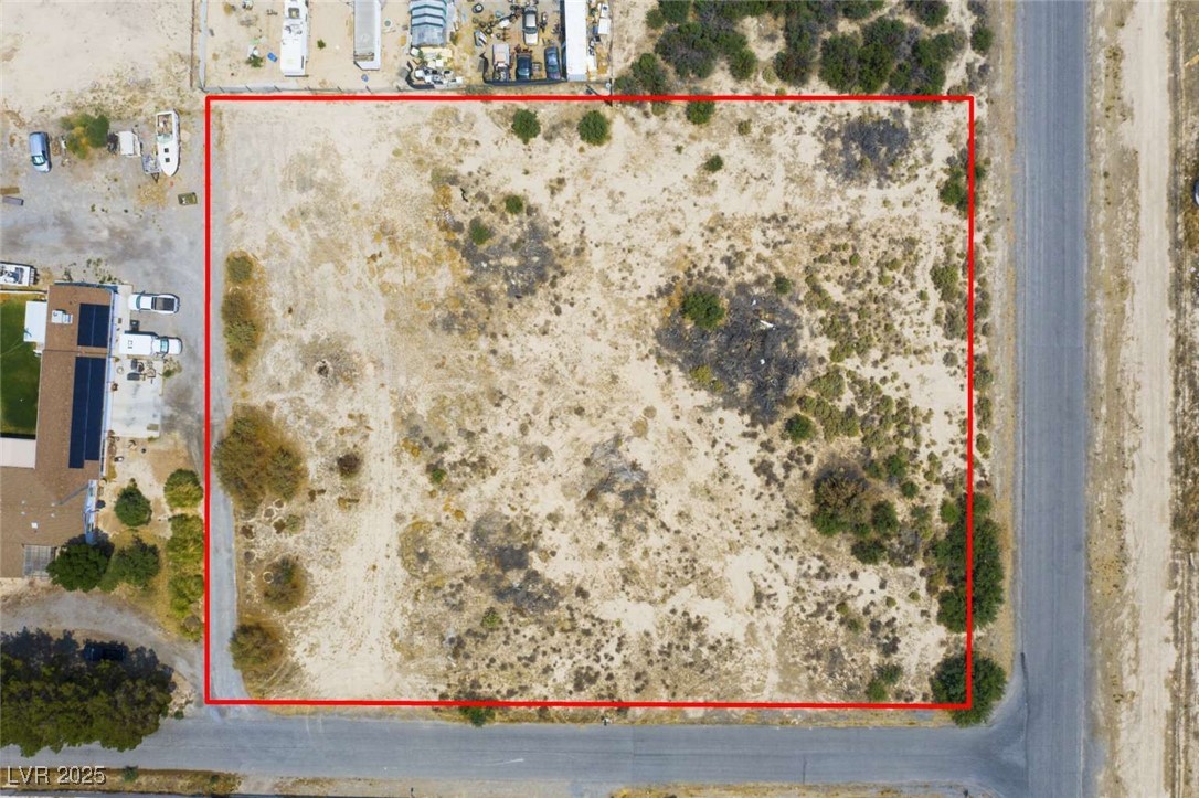 550 West Black Street Property Photo 10