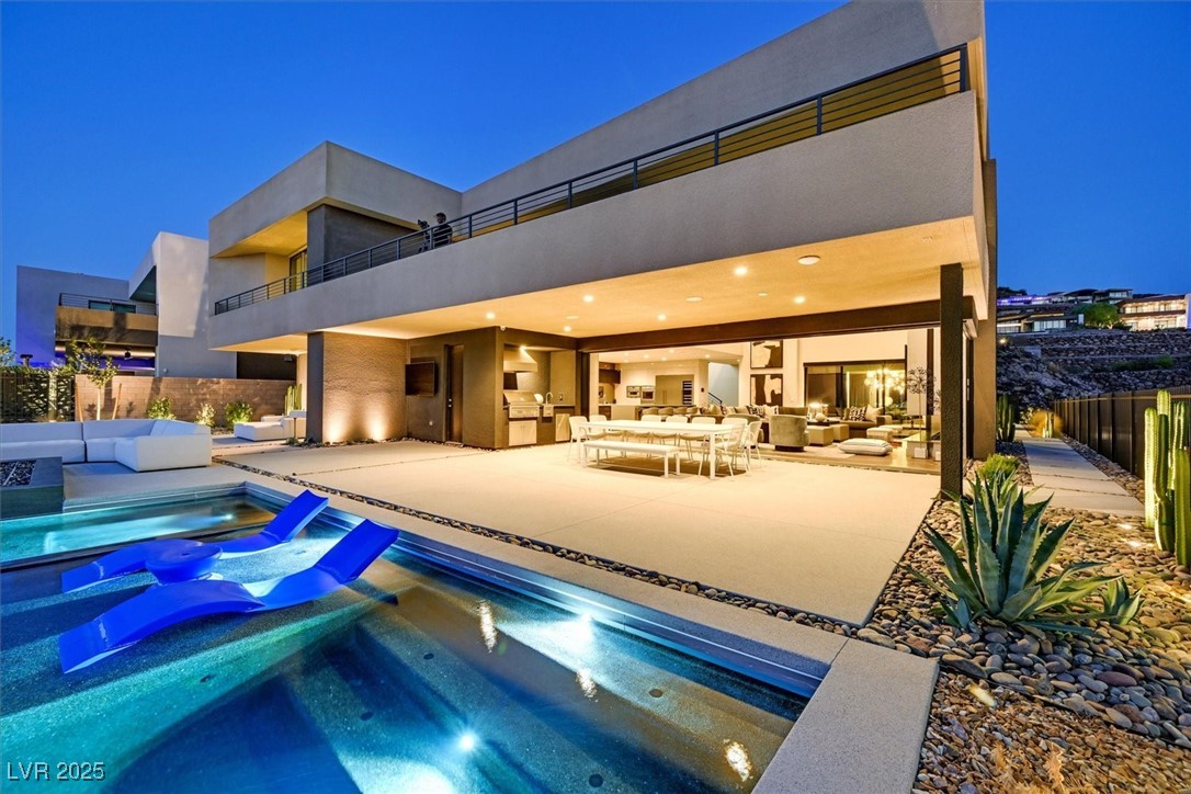 807 Magnum Cliff Court Property Photo 1
