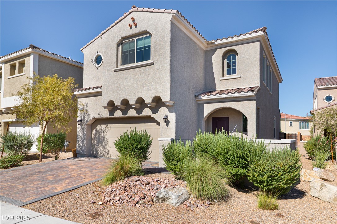 1005 Cetona Court Property Photo 2