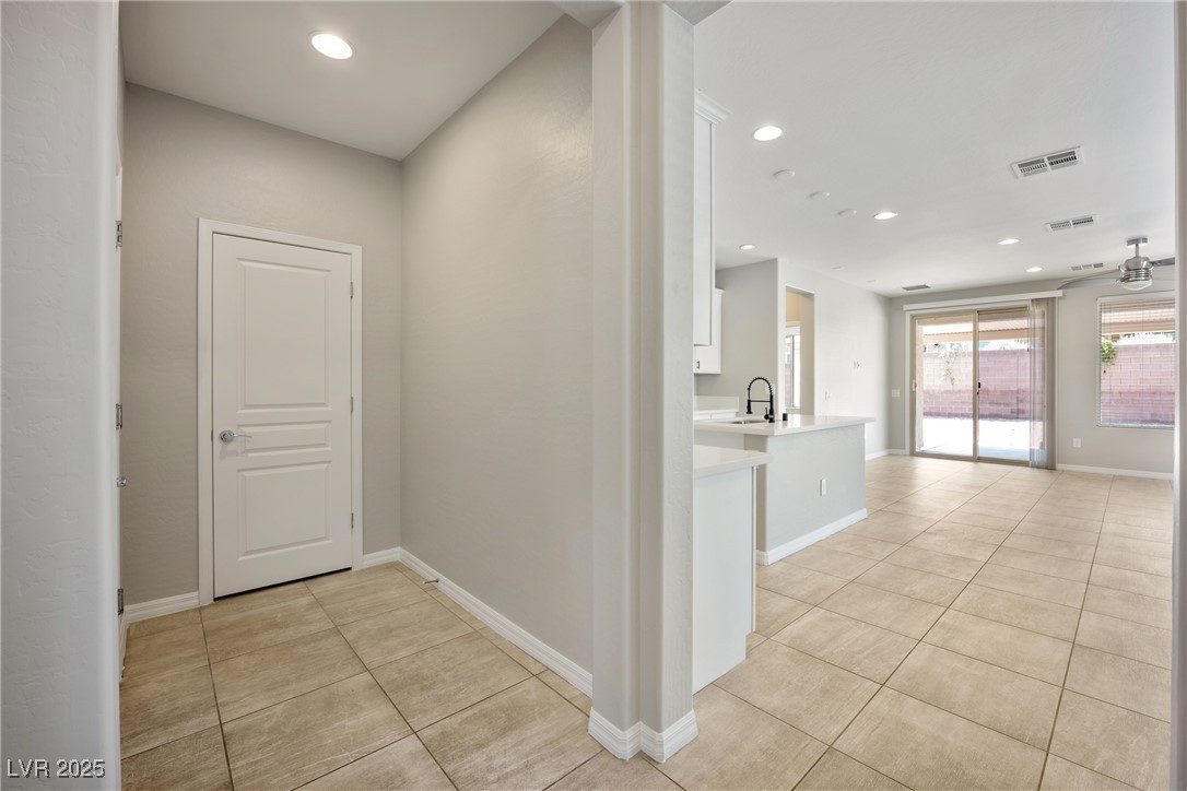 7725 Canyon Diablo Road Property Photo 17