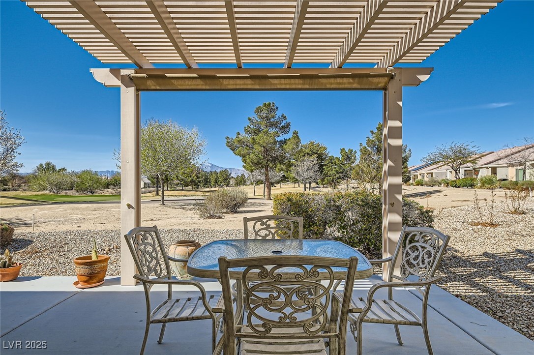 7921 Fantail Drive Property Photo 1