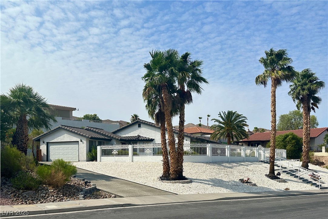 935 Vista Lago Way Property Photo 1