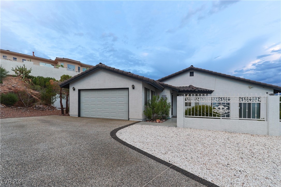 935 Vista Lago Way Property Photo 7