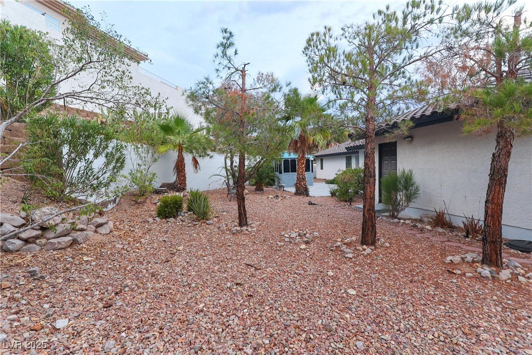 935 Vista Lago Way Property Photo 9