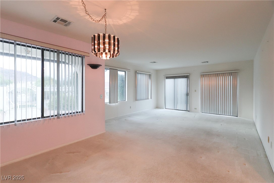 935 Vista Lago Way Property Photo 14