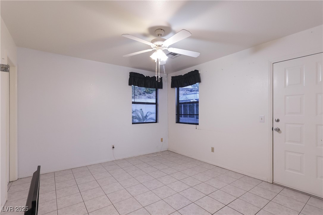 935 Vista Lago Way Property Photo 18