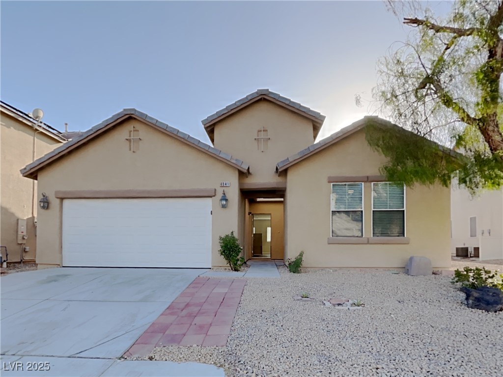 4841 Quartz Crest Street