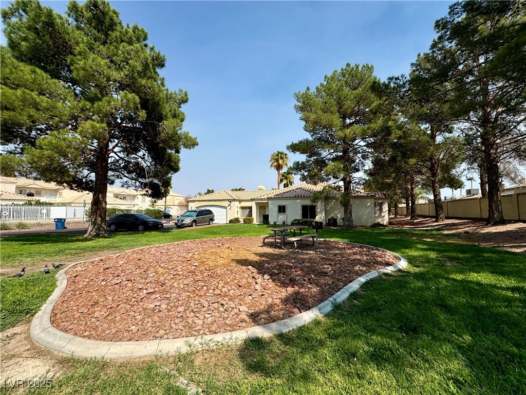 1900 North Torrey Pines Drive 223 Property Photo 5