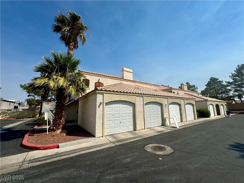1900 North Torrey Pines Drive 223 Property Photo 6