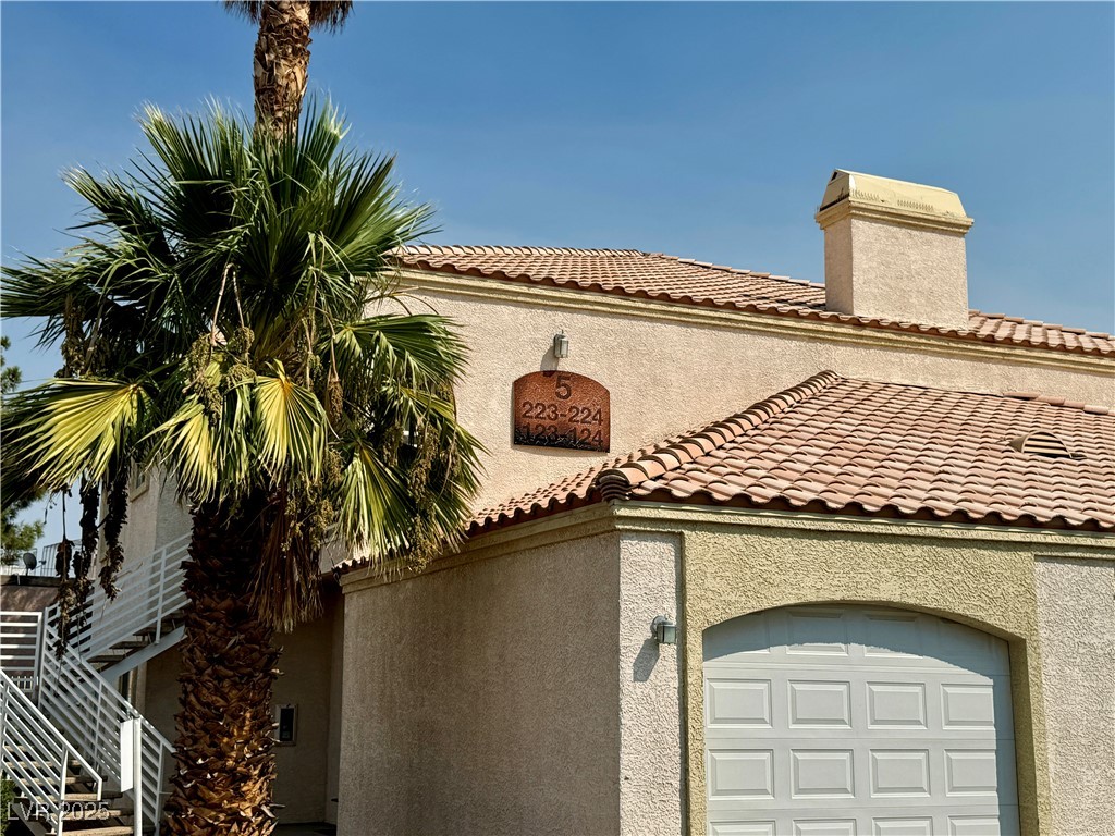1900 North Torrey Pines Drive 223 Property Photo 8