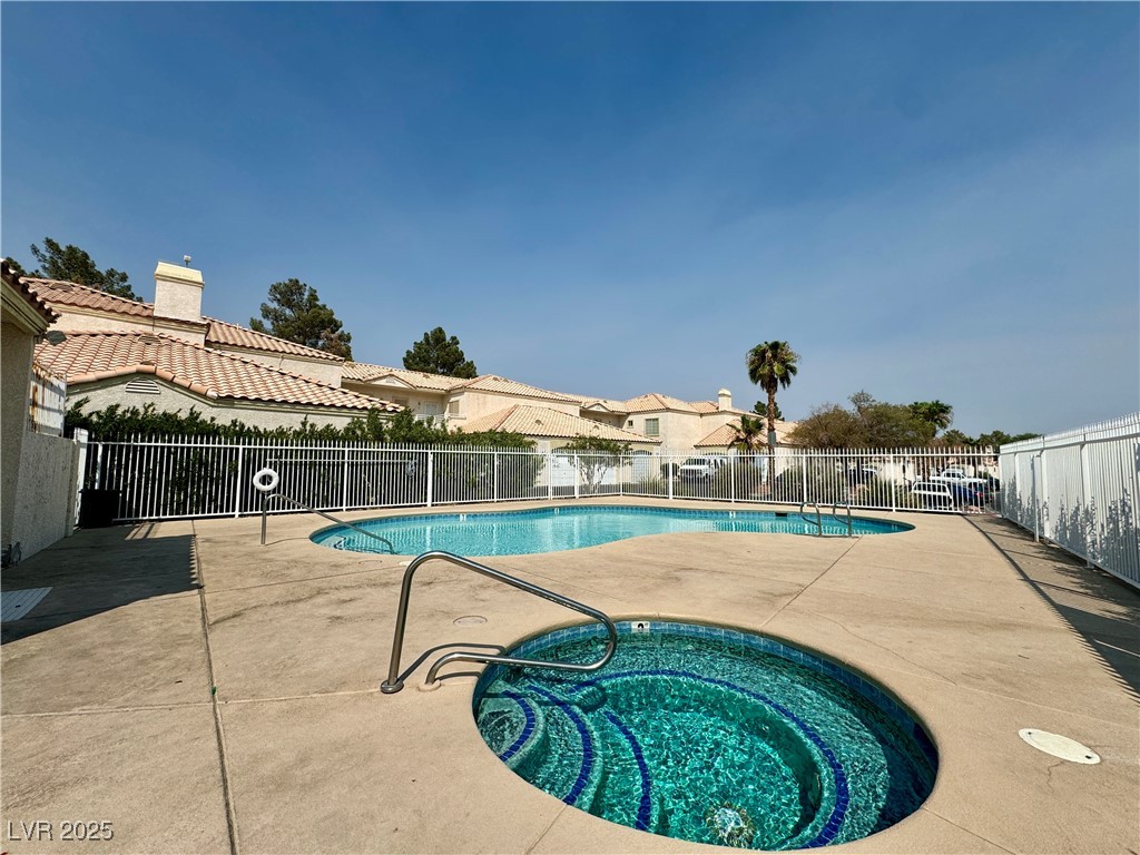 1900 North Torrey Pines Drive 223 Property Photo 10