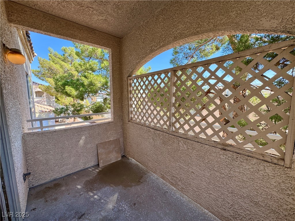 1900 North Torrey Pines Drive 223 Property Photo 32