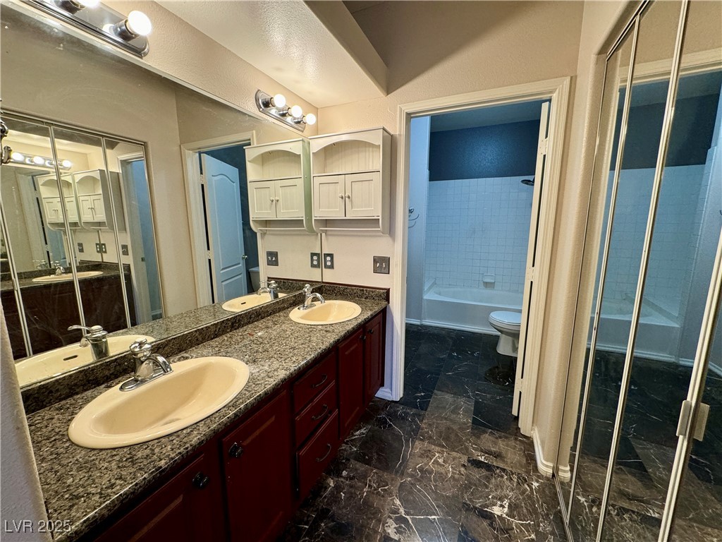 1900 North Torrey Pines Drive 223 Property Photo 34