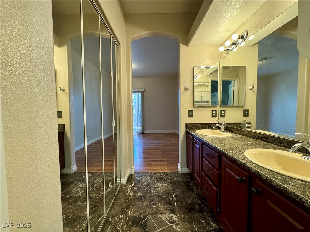 1900 North Torrey Pines Drive 223 Property Photo 37
