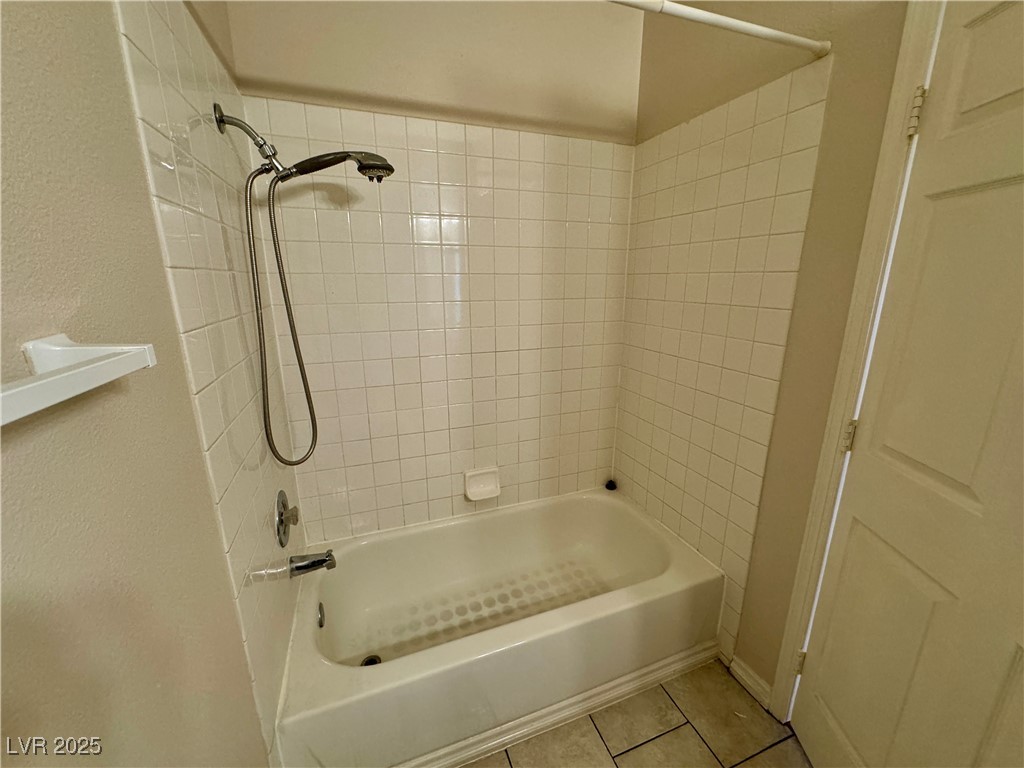 1900 North Torrey Pines Drive 223 Property Photo 45