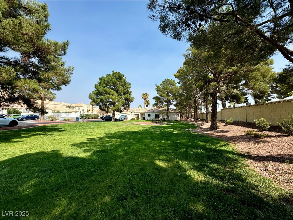 1900 North Torrey Pines Drive 223 Property Photo 52