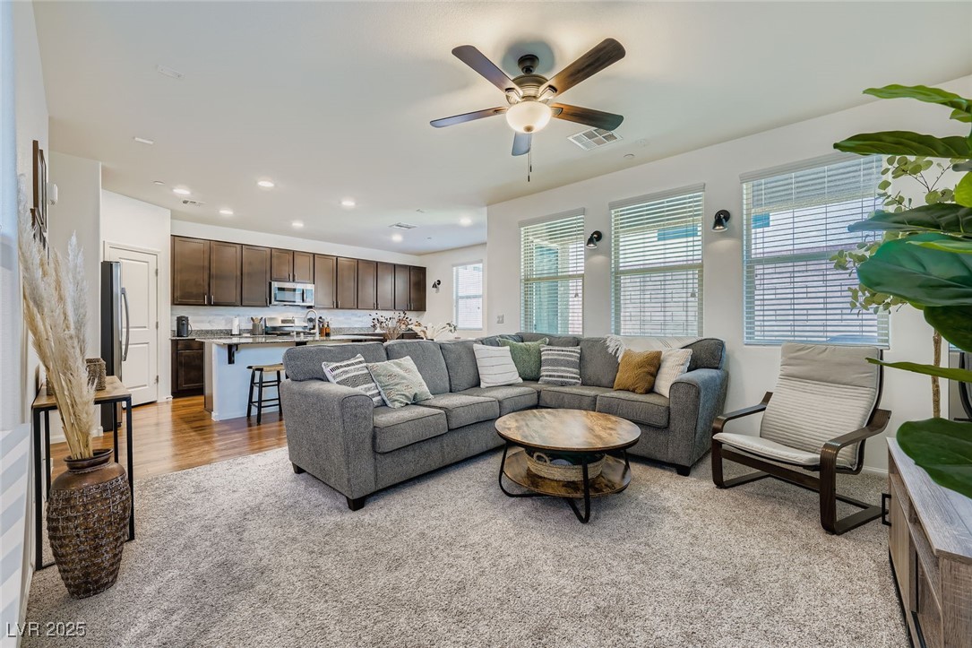 7529 Whitman Colonial Street Property Photo 1