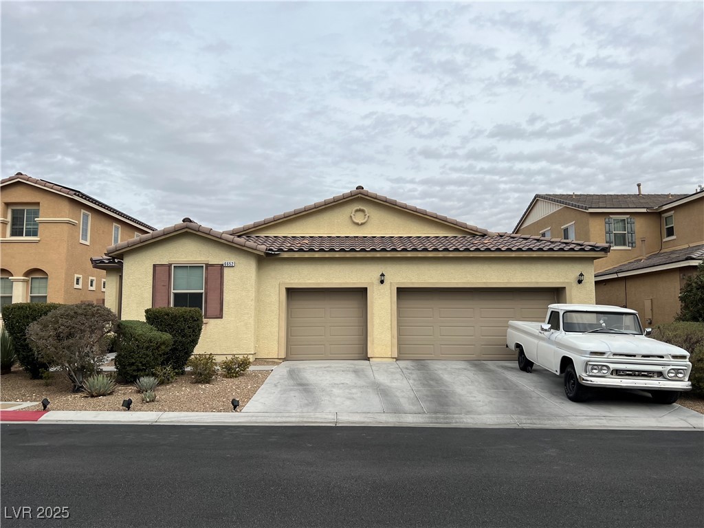 6652 Fort William Street Property Photo 1