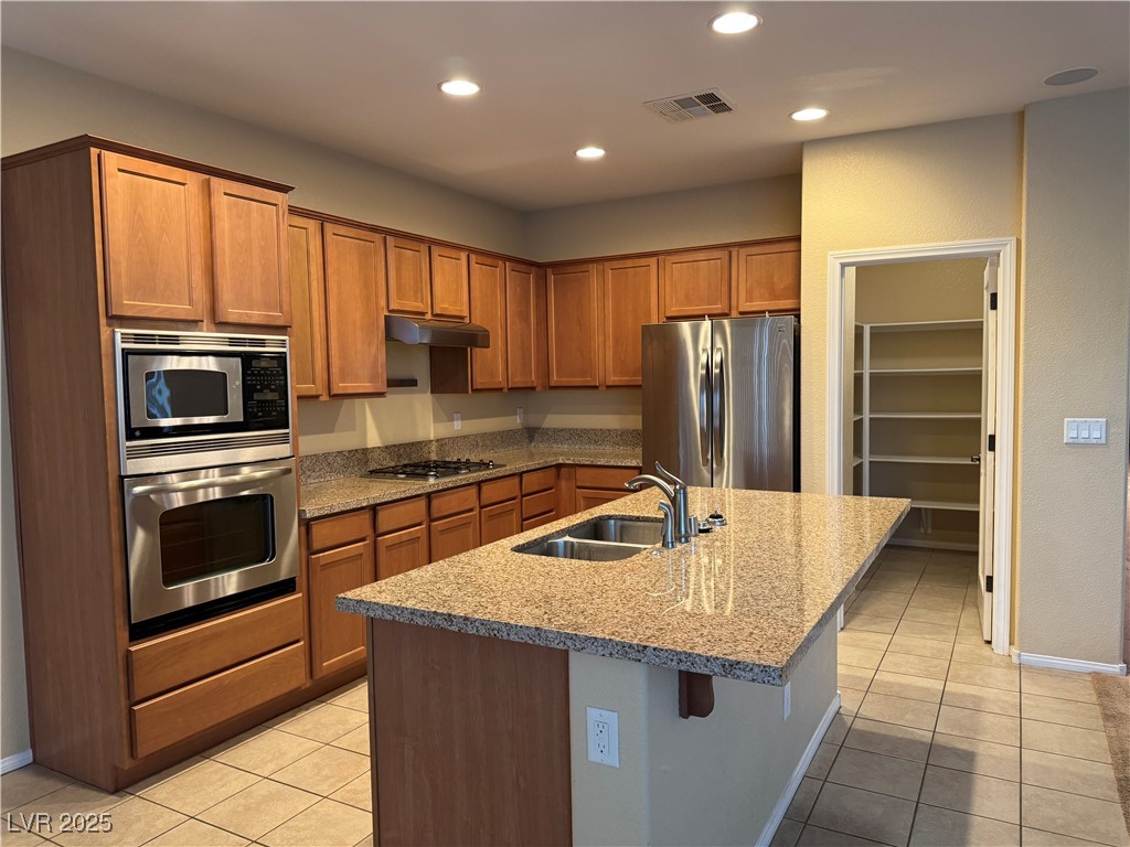 6652 Fort William Street Property Photo 4