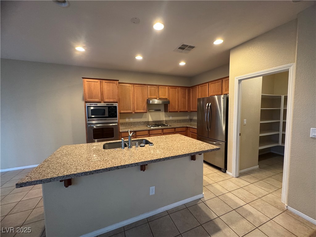 6652 Fort William Street Property Photo 5