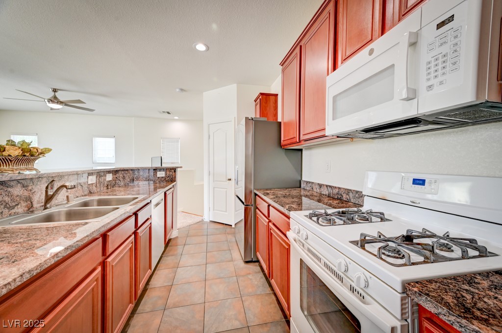 3924 Lazy Pine Street 101 Property Photo 12