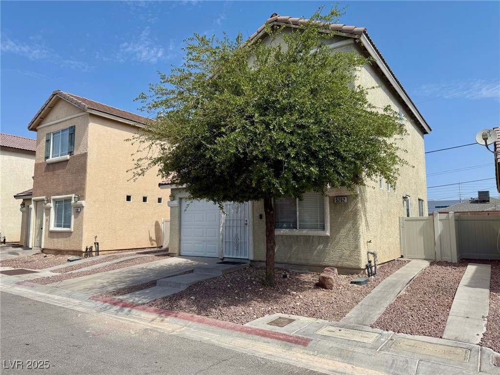 5262 Paradise Skies Avenue Property Photo 2