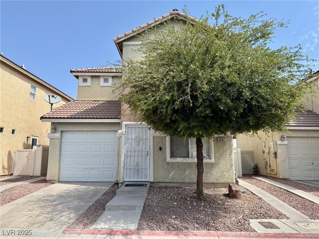 5262 Paradise Skies Avenue Property Photo 3