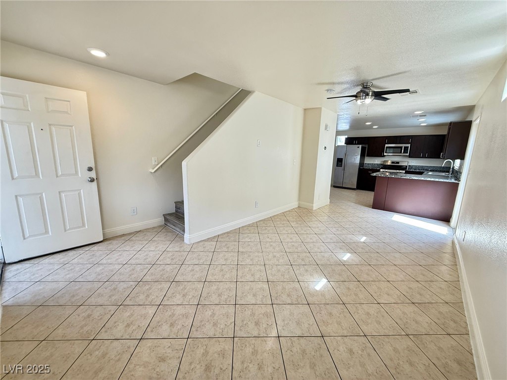5262 Paradise Skies Avenue Property Photo 5