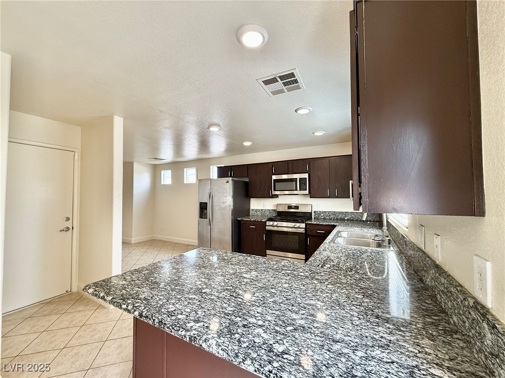 5262 Paradise Skies Avenue Property Photo 9
