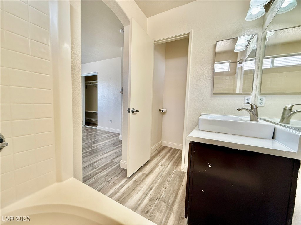 5262 Paradise Skies Avenue Property Photo 32