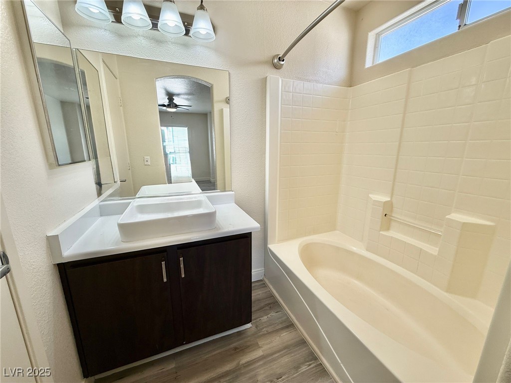 5262 Paradise Skies Avenue Property Photo 33