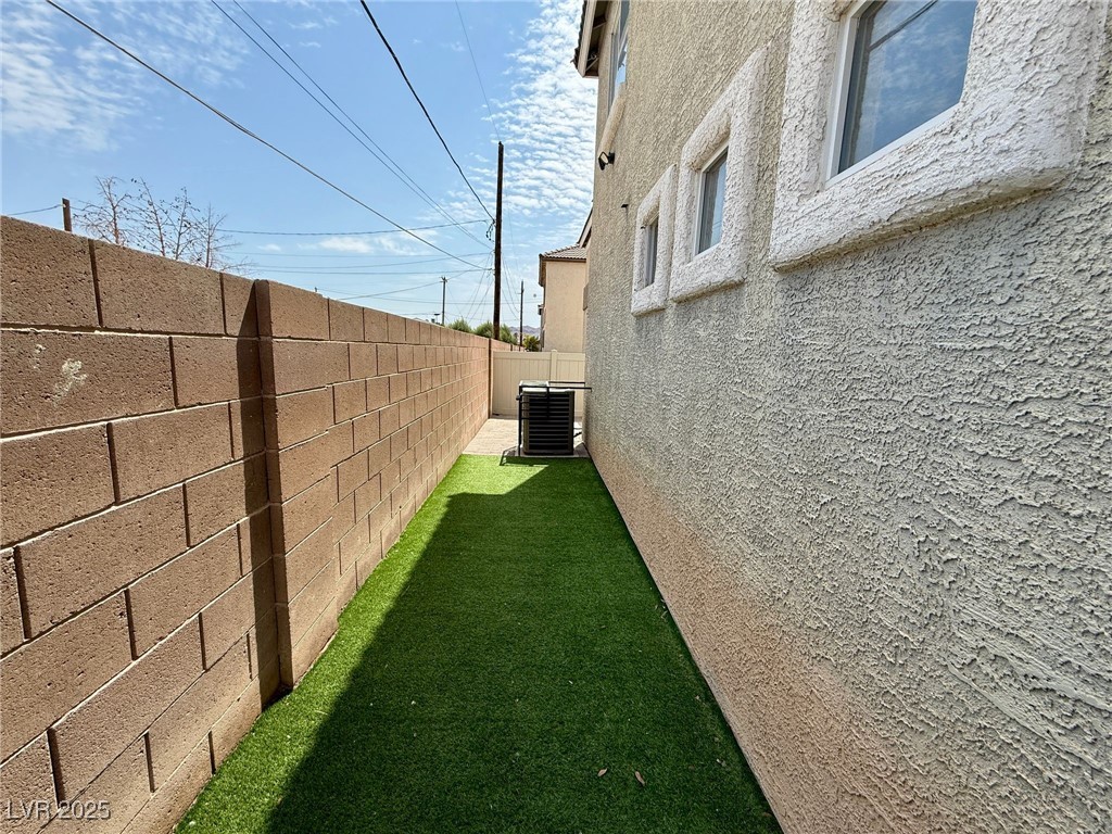 5262 Paradise Skies Avenue Property Photo 37