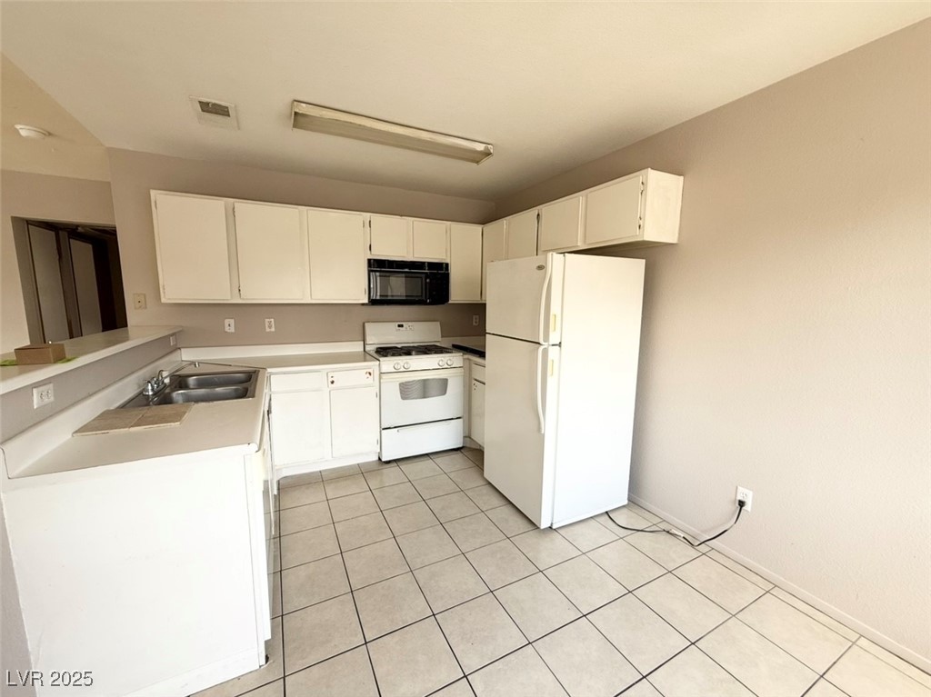 4672 Krissylouise Way A Property Photo 2
