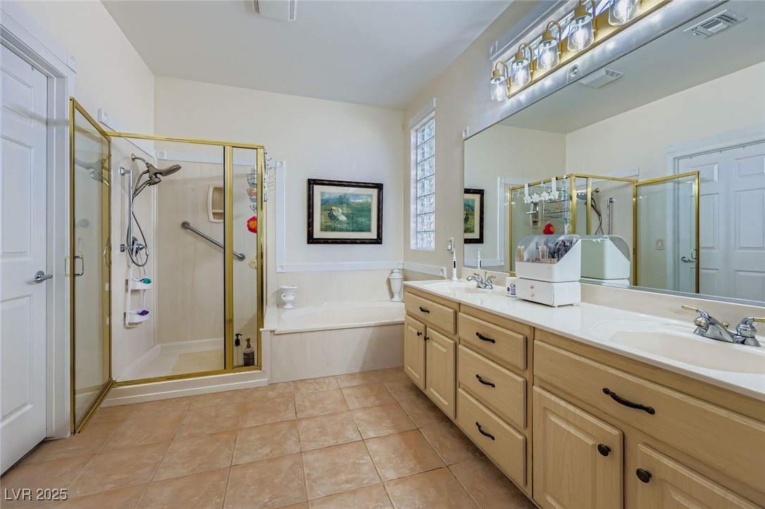 2316 Hardin Ridge Drive Property Photo 8
