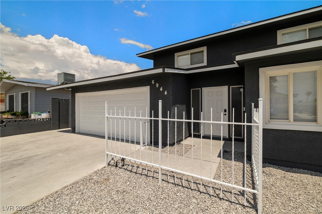 6944 Alta Drive Property Photo 3