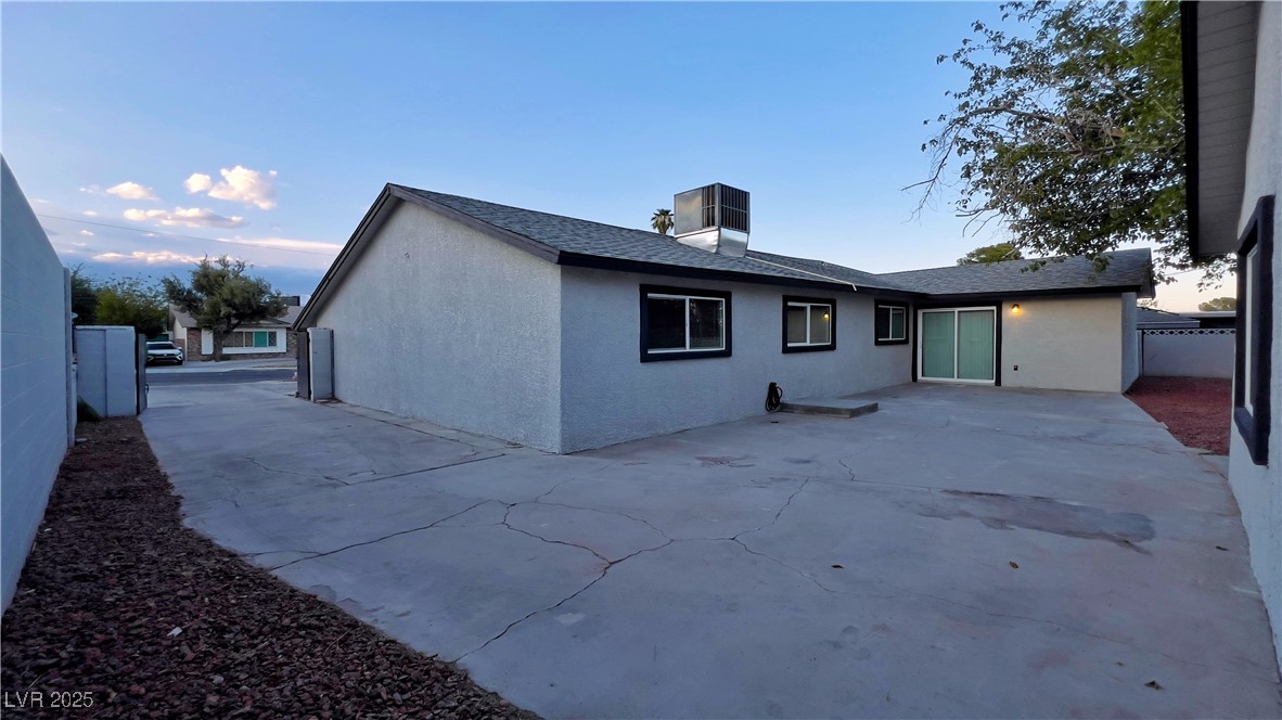 1720 East Oakey Boulevard Property Photo 34