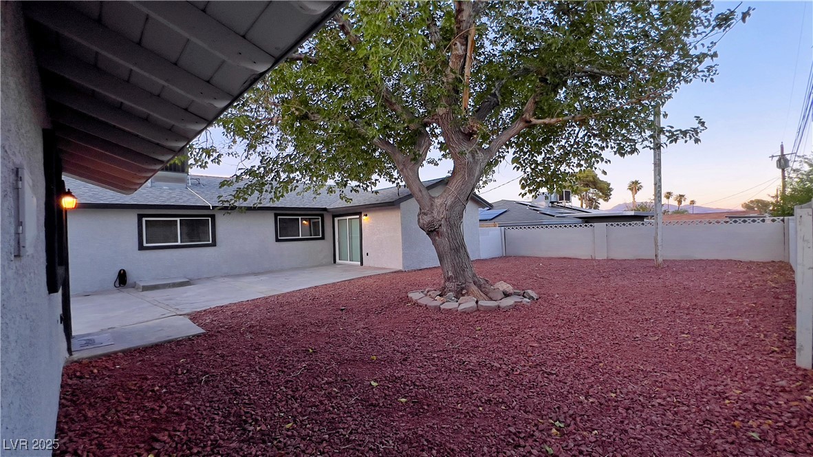 1720 East Oakey Boulevard Property Photo 37