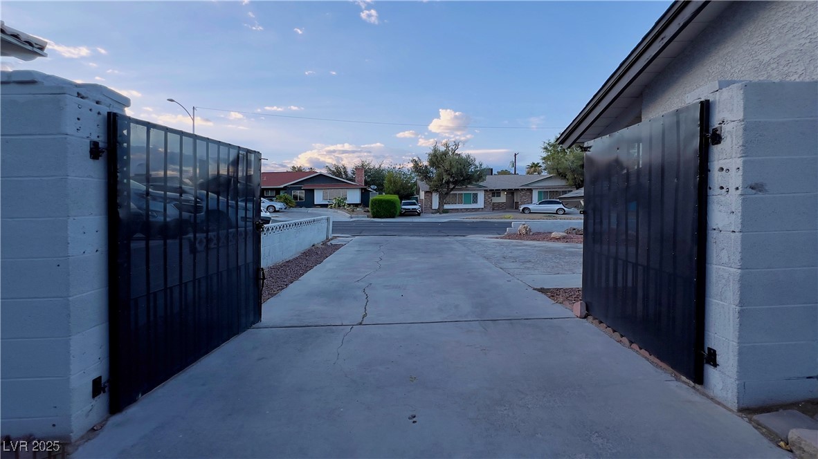 1720 East Oakey Boulevard Property Photo 47