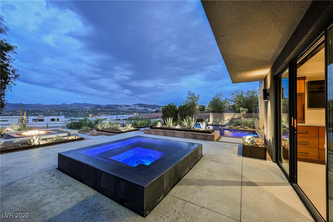 20 Falling Canyon Court Property Photo 7