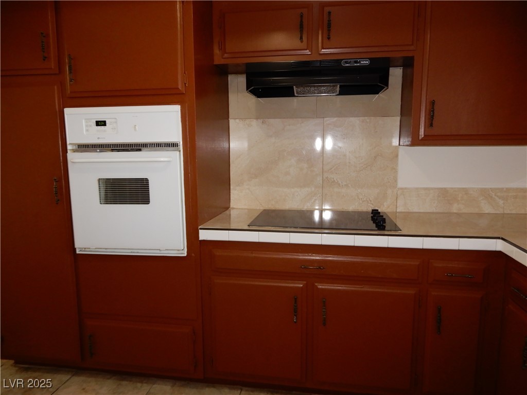 1554 Silver Mesa Way Property Photo 5