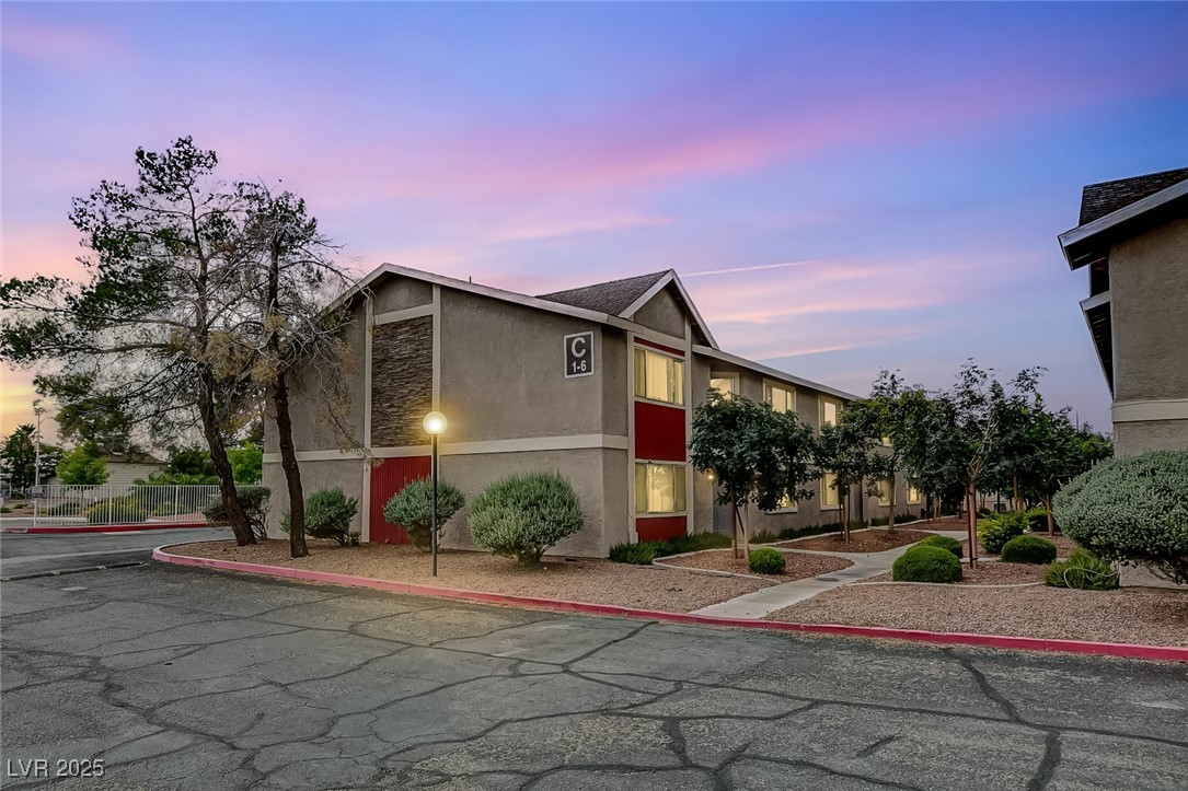 100 South Crestline Drive 4