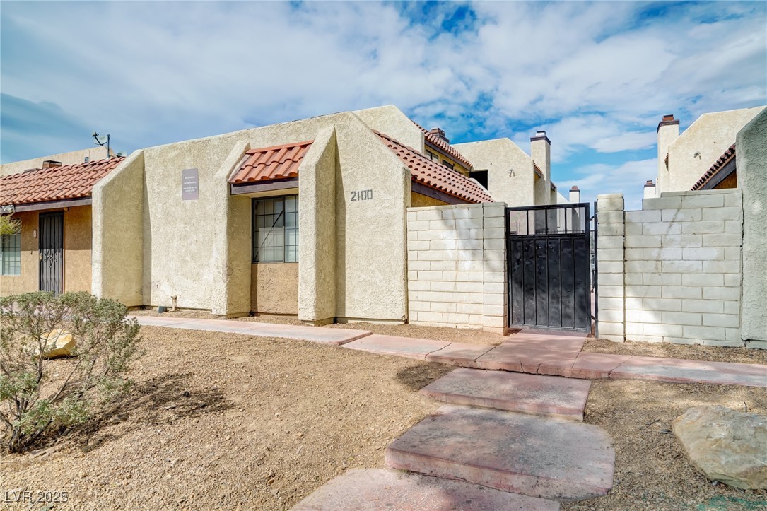 2100 Venus Avenue B Property Photo 1