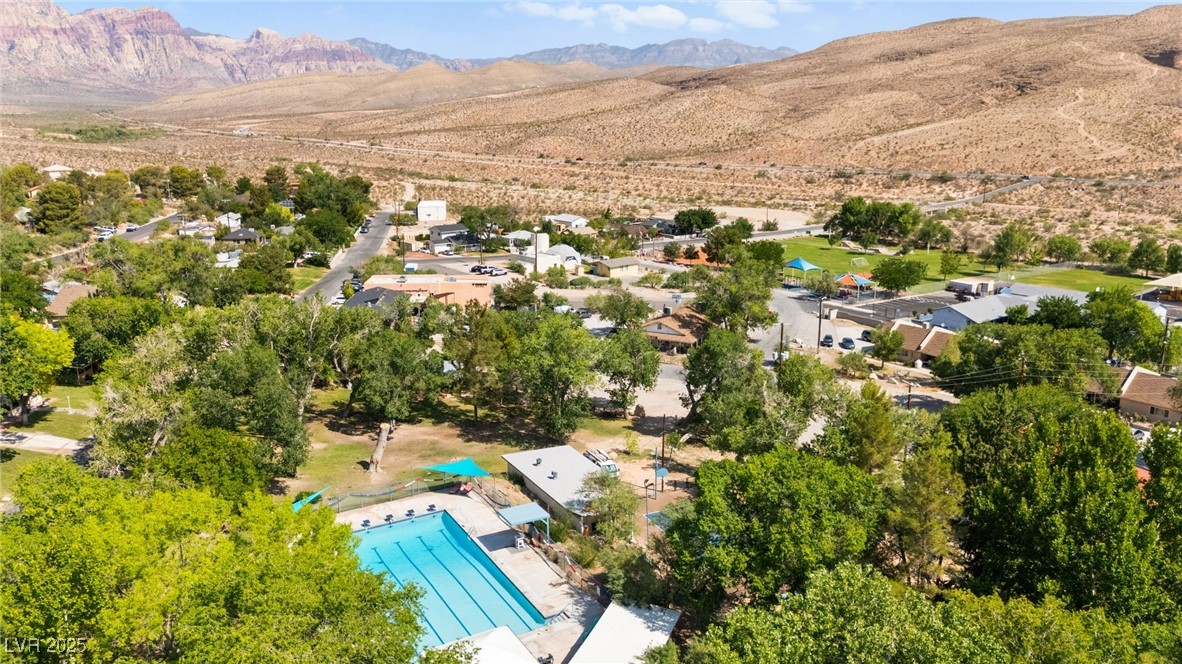 100 Spanish Trail Property Photo 13