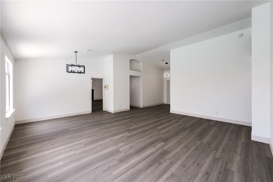 6435 Heatherton Avenue Property Photo 10