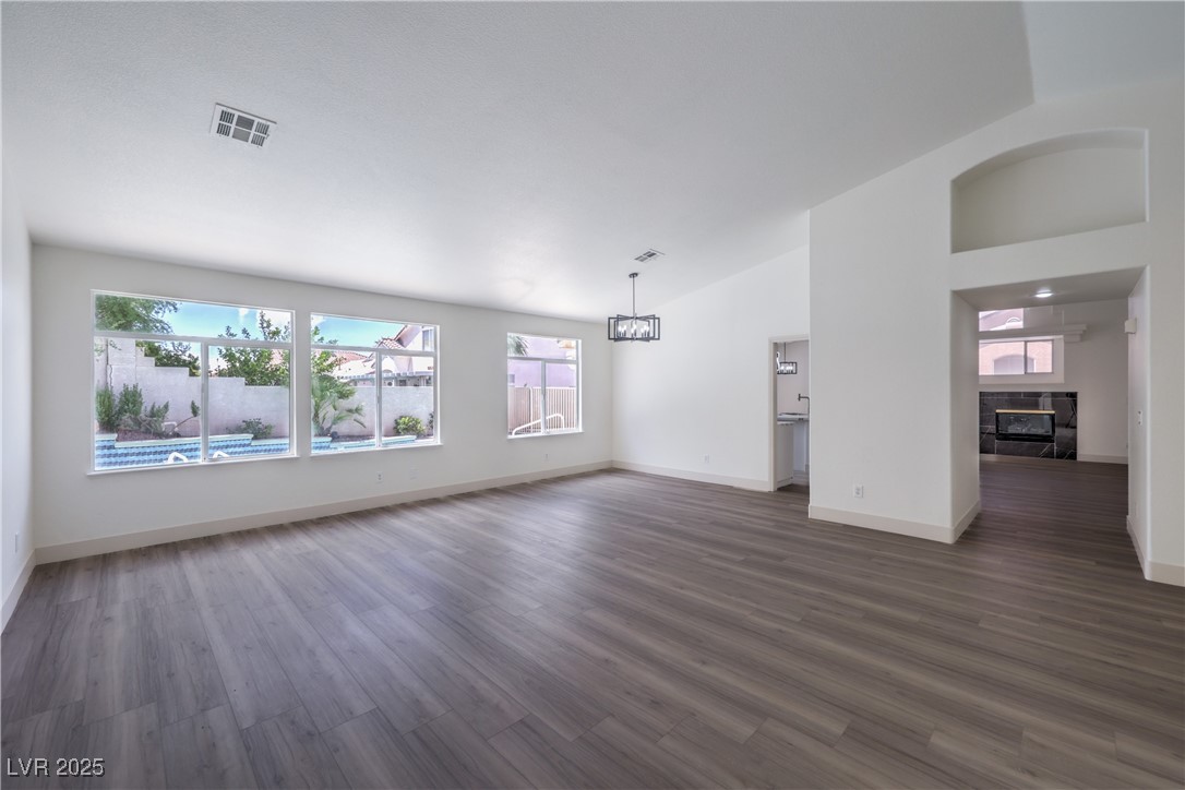 6435 Heatherton Avenue Property Photo 11