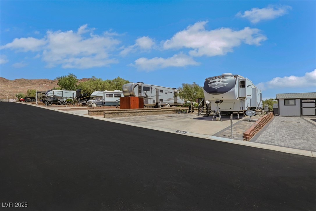 849 Robin Way Property Photo 4