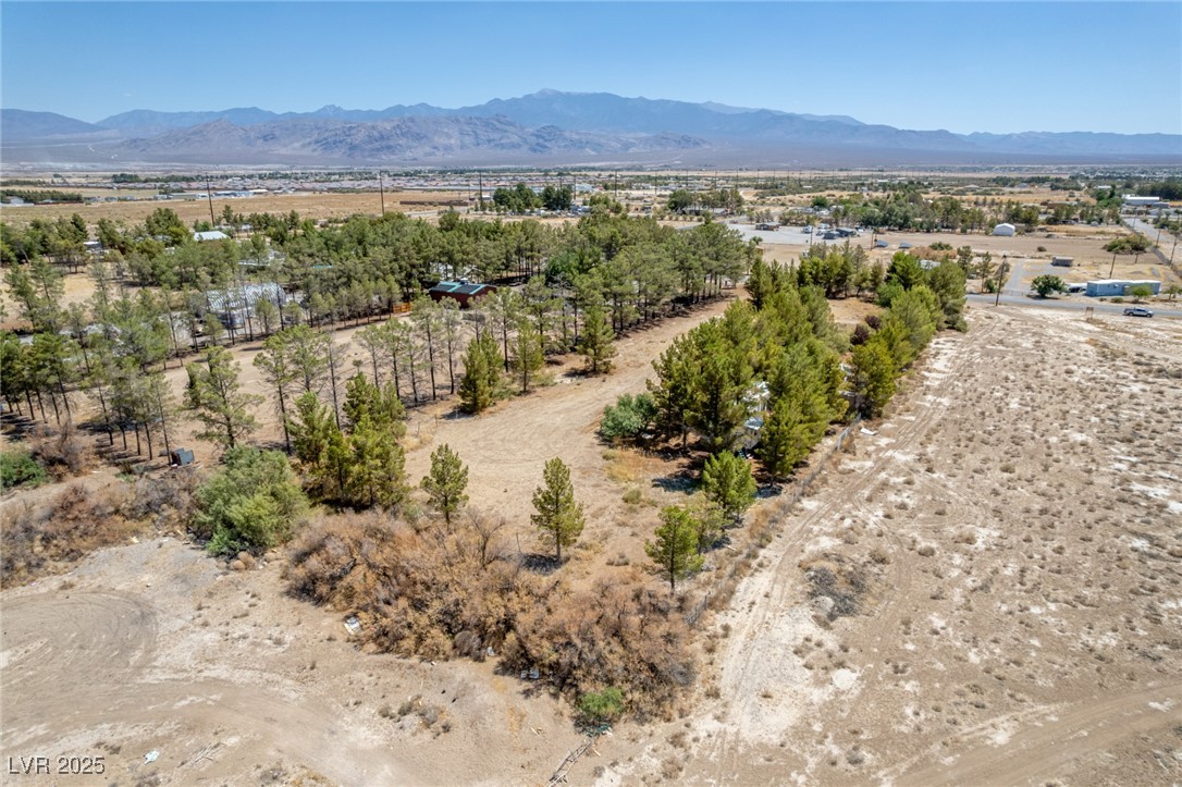 6210 Hawkins Way Property Photo 4